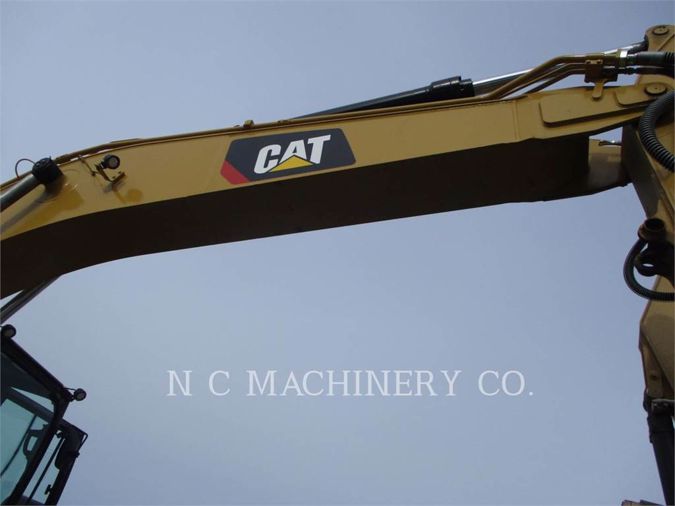 2018 CATERPILLAR 323