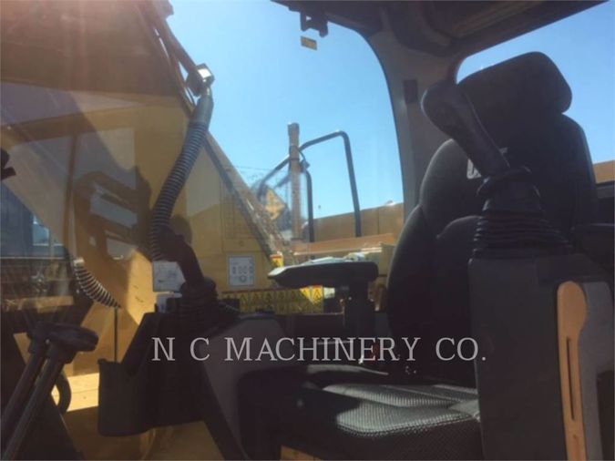 2018 CATERPILLAR 323