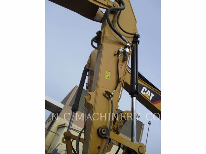2018 CATERPILLAR 323