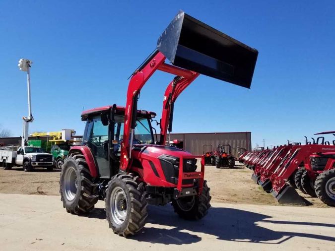 2020 MAHINDRA 8100