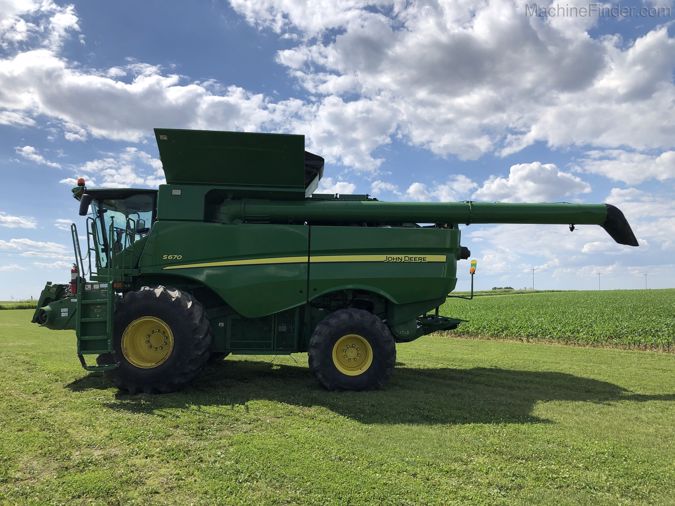 2013 JOHN DEERE S670