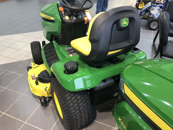 2020 JOHN DEERE X390