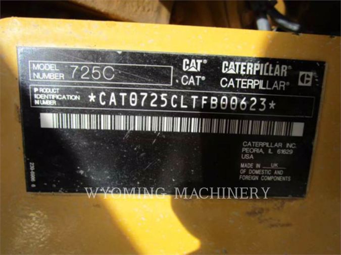 2015 CATERPILLAR 725