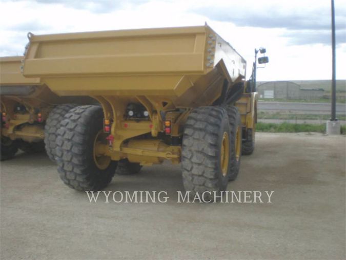 2018 CATERPILLAR 725