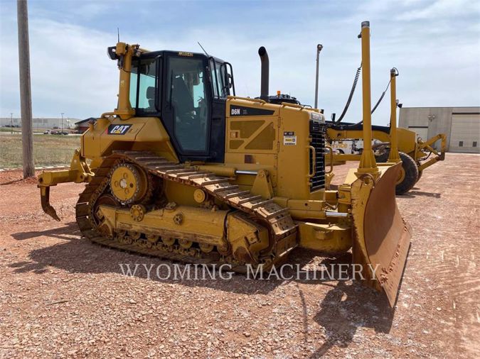 2011 CATERPILLAR D6N