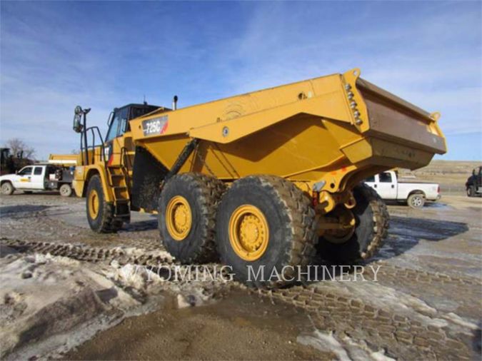 2015 CATERPILLAR 725