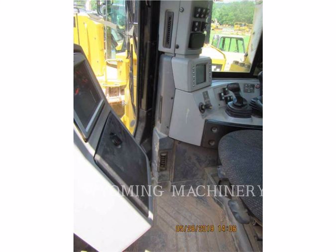 2013 CATERPILLAR D8T