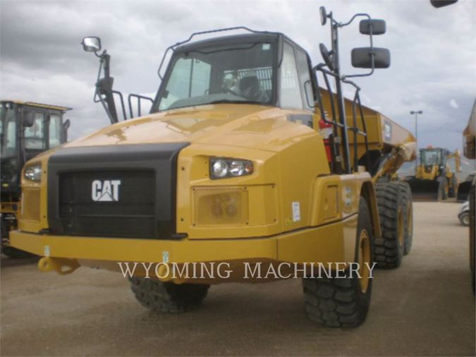2018 CATERPILLAR 725