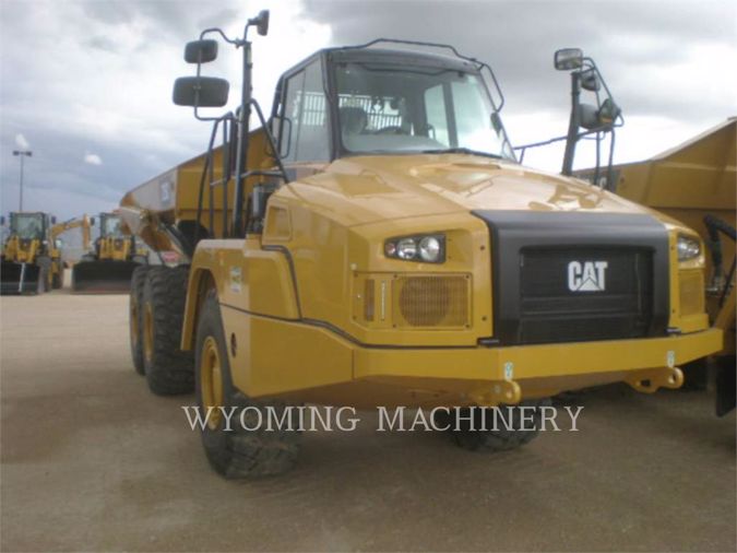 2018 CATERPILLAR 725