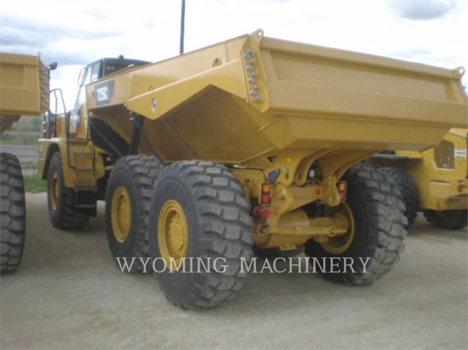 2018 CATERPILLAR 725