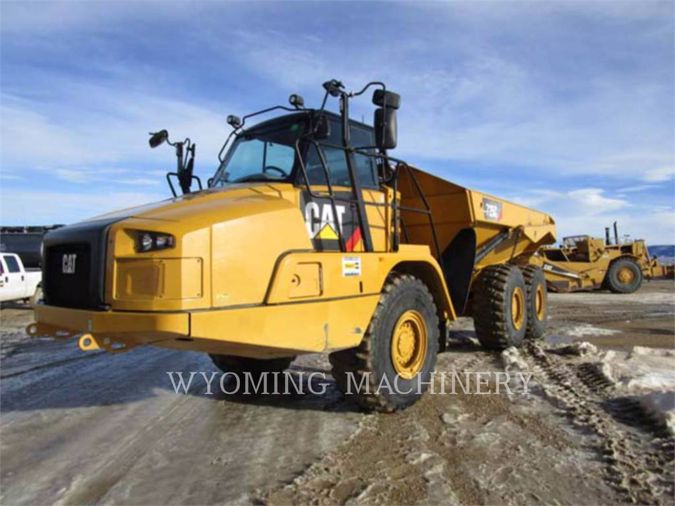 2015 CATERPILLAR 725