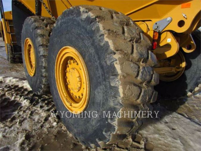 2015 CATERPILLAR 725