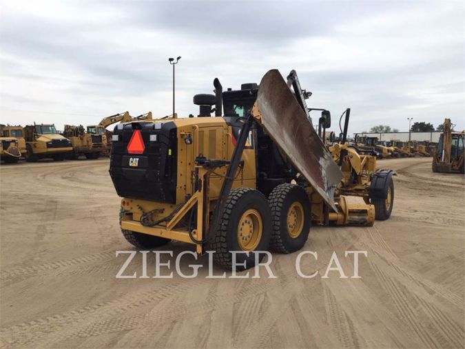 2015 CATERPILLAR 12M