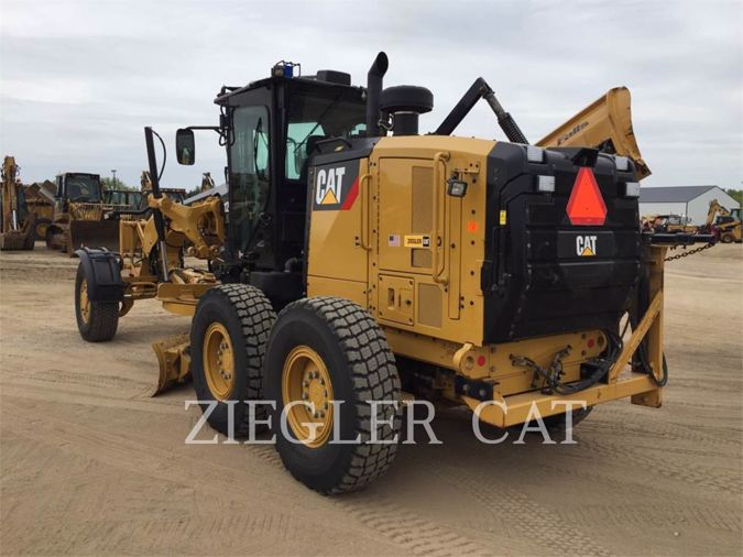 2015 CATERPILLAR 12M