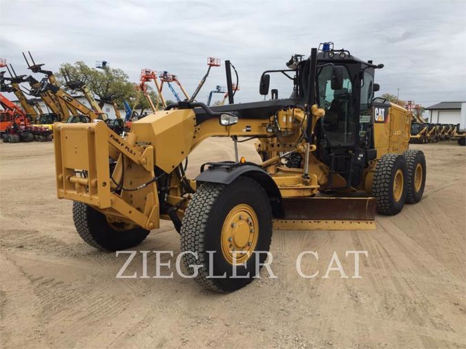 2015 CATERPILLAR 12M