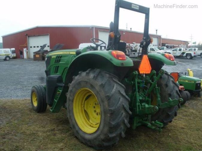 2014 JOHN DEERE 6105M