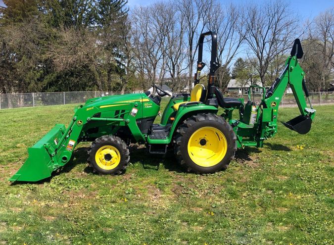JOHN DEERE 3025E