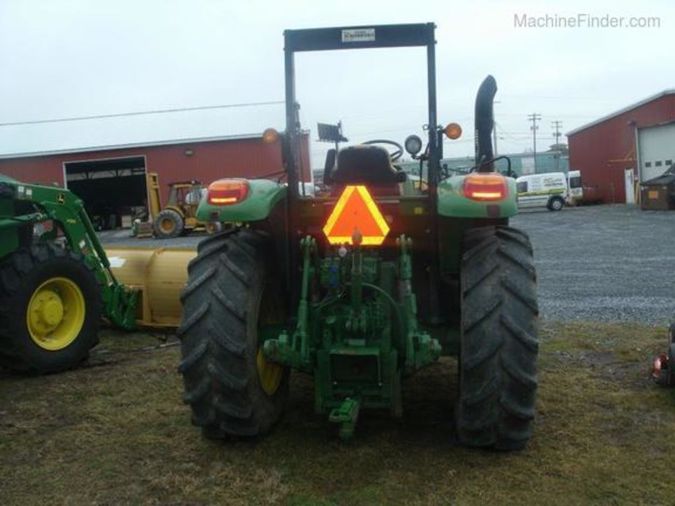 2014 JOHN DEERE 6105M