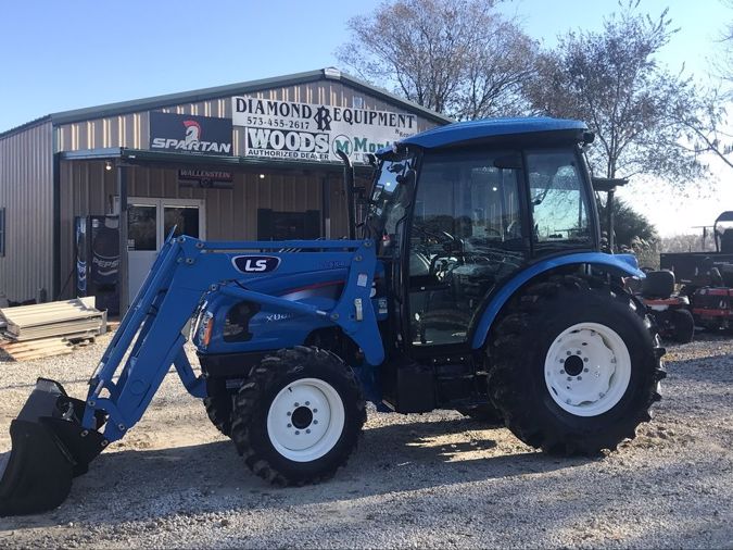 LS TRACTOR XU6158