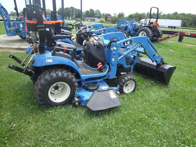 LS TRACTOR MT125