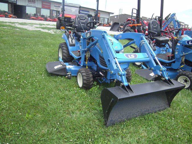 LS TRACTOR MT125