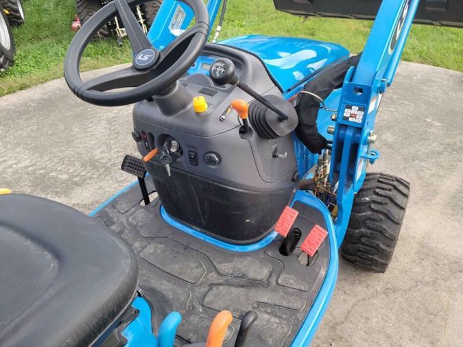 LS TRACTOR MT125