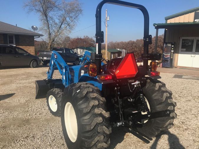 LS TRACTOR MT225