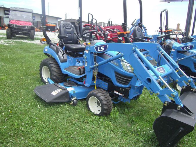 LS TRACTOR MT125