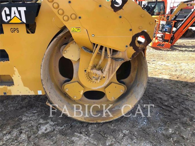 2013 CATERPILLAR CB64