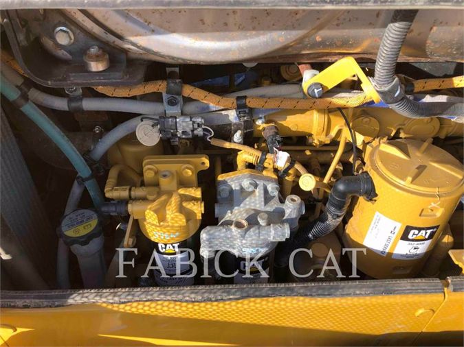 2017 CATERPILLAR D6N