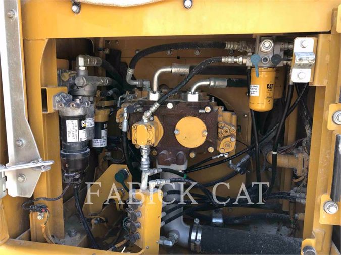 2015 CATERPILLAR 323F