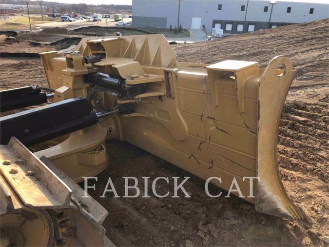 2017 CATERPILLAR D6N