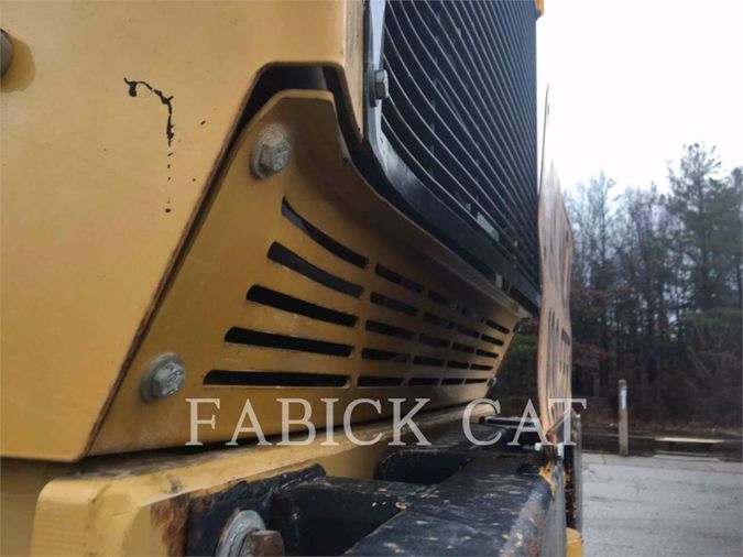 2011 CATERPILLAR 120M