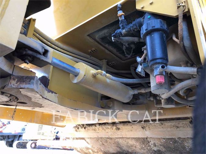 2013 CATERPILLAR CB64