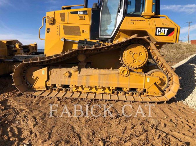 2017 CATERPILLAR D6N