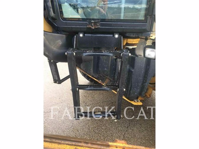 2011 CATERPILLAR 120M