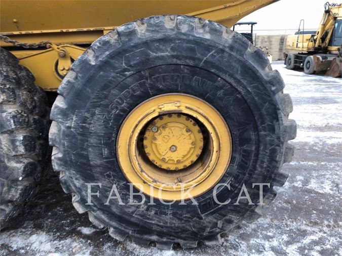 2015 CATERPILLAR 740B