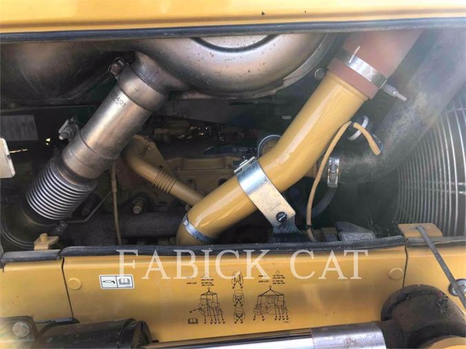 2017 CATERPILLAR D6N