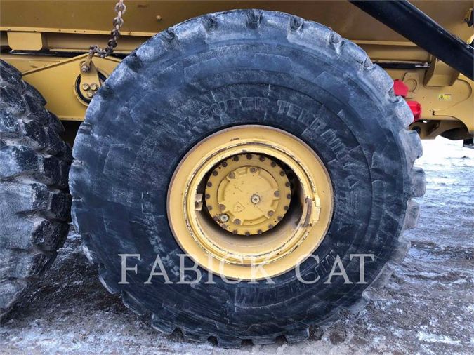 2015 CATERPILLAR 740B