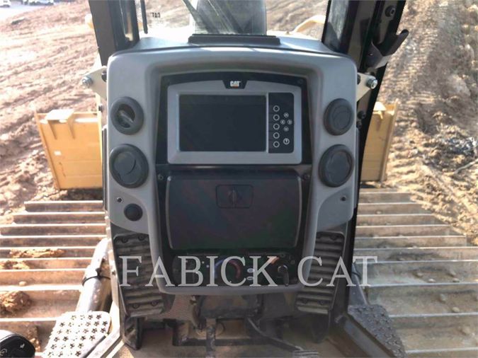 2017 CATERPILLAR D6N