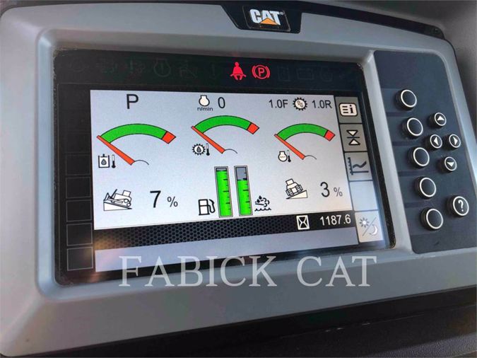 2017 CATERPILLAR D6N