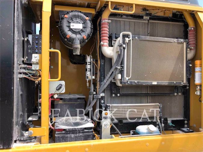 2015 CATERPILLAR 323F