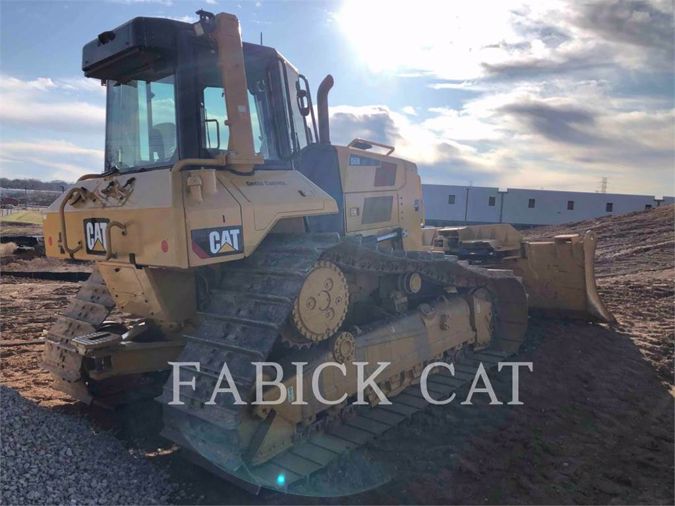2017 CATERPILLAR D6N