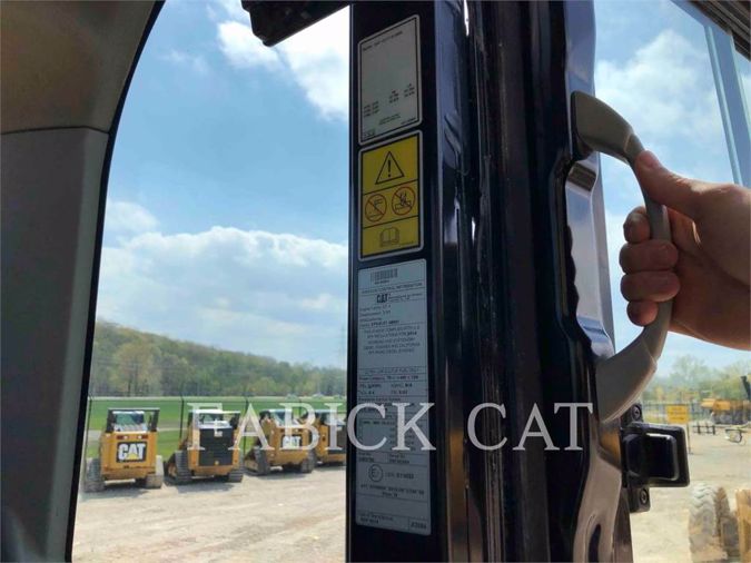 2015 CATERPILLAR 323F