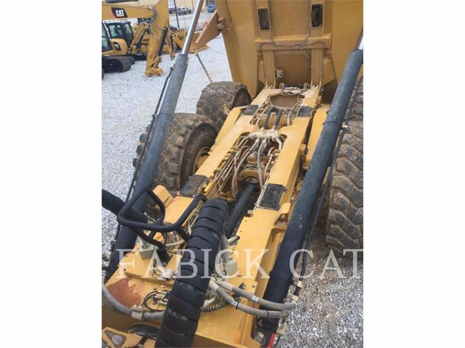 2018 CATERPILLAR 745