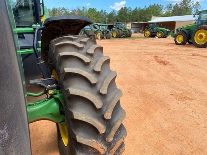 2012 JOHN DEERE 8260R