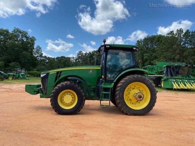 2012 JOHN DEERE 8260R