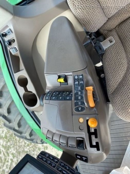 2015 JOHN DEERE 8270R