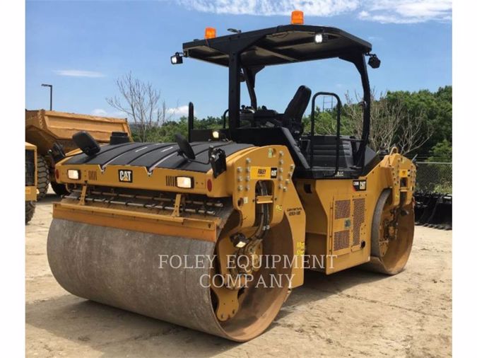 2017 CATERPILLAR CB66