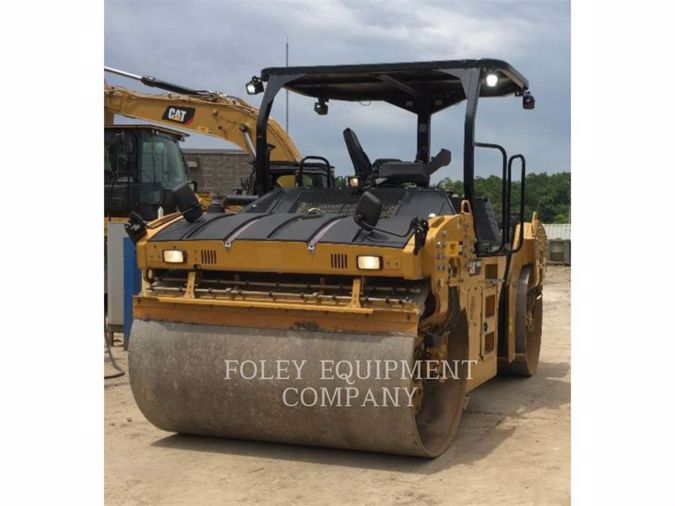 2017 CATERPILLAR CB66